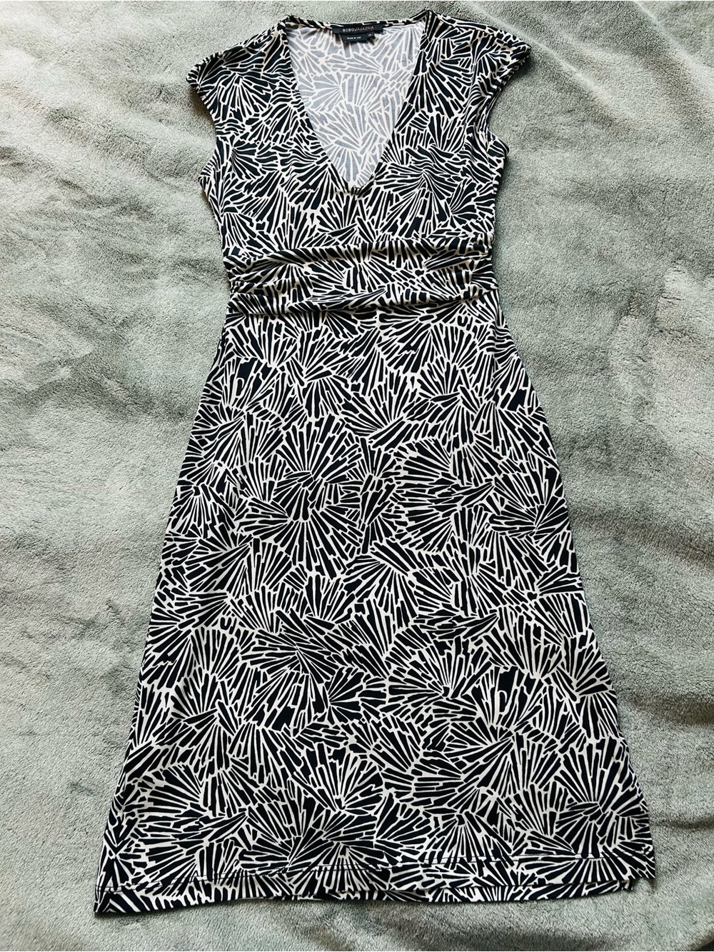 BCBGMAXAZRIA sleeveless midi dress